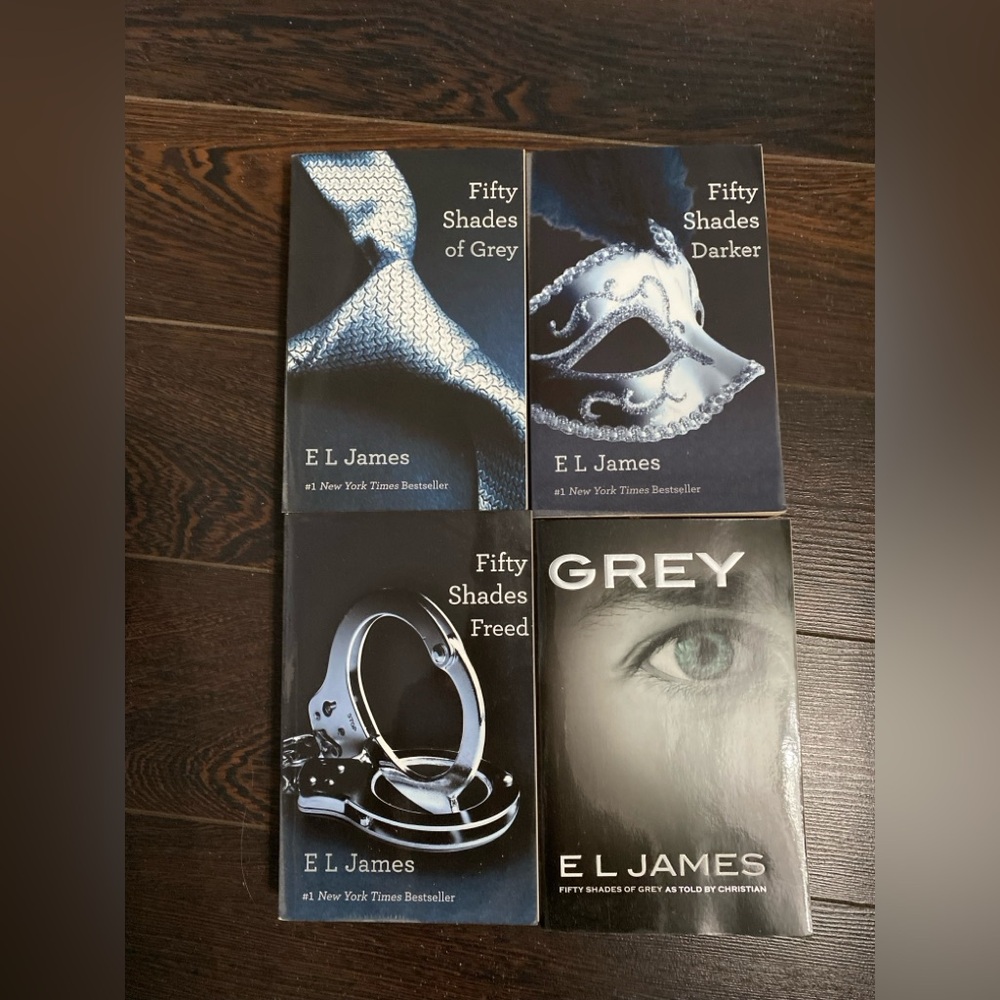 Fifty Shades Trilogy Book Set + Grey